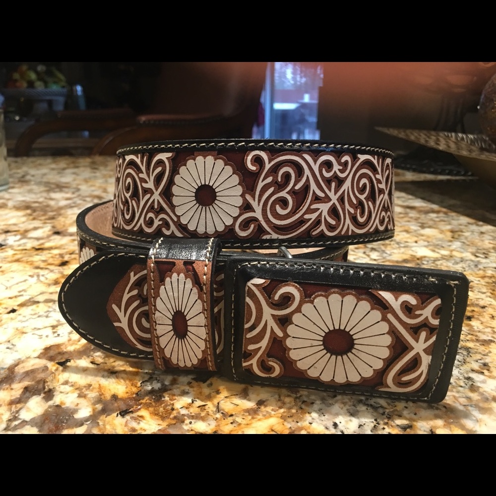 Leather belt design unisex